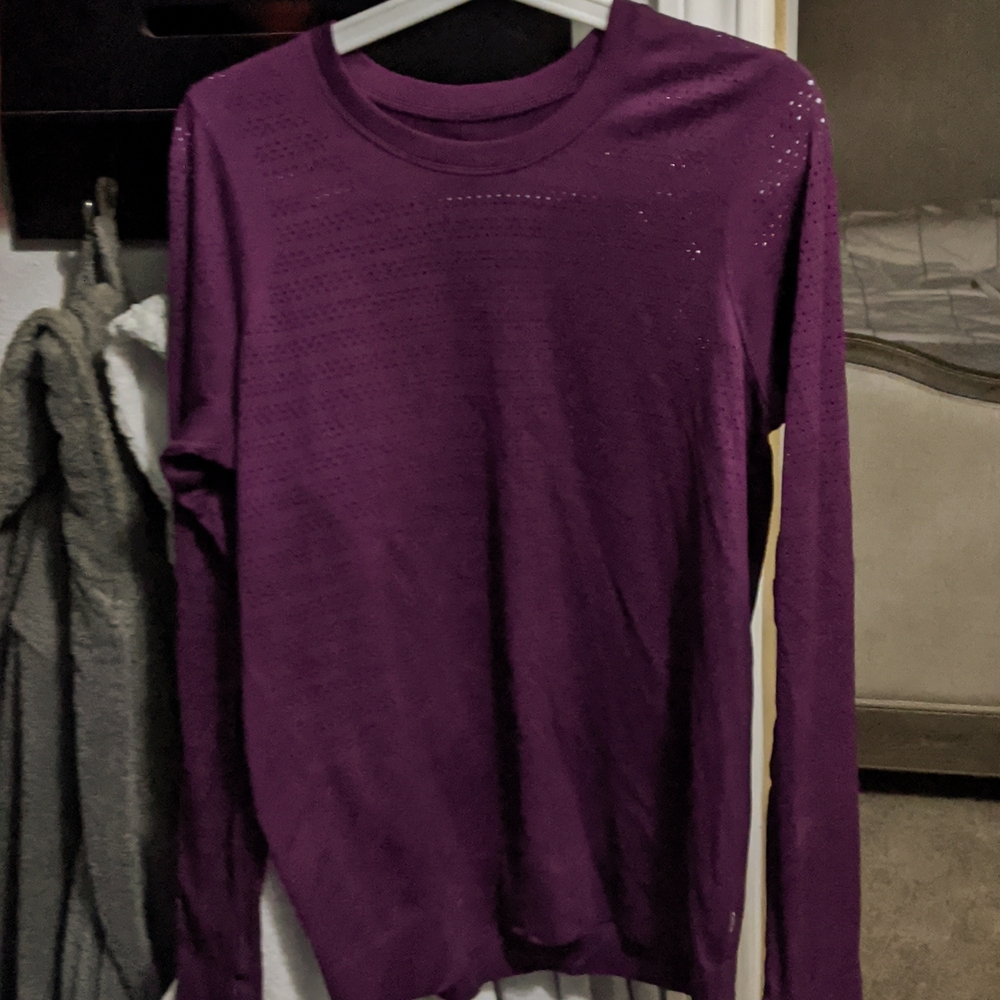 Lululemon top